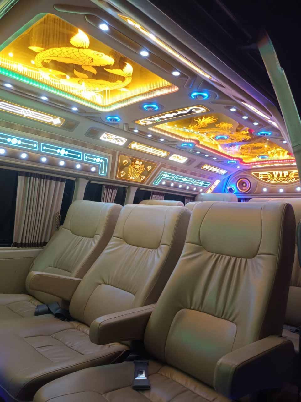 VIP 8 ที่นั่ง